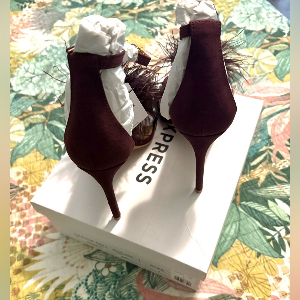 Feather Toe Heeled Sandals - Picture 7 of 9